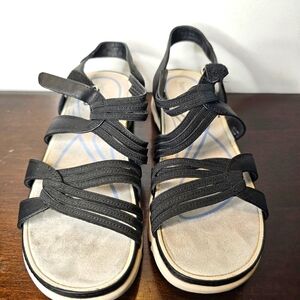 Ladies Baretraps black sandles size 7.5‎